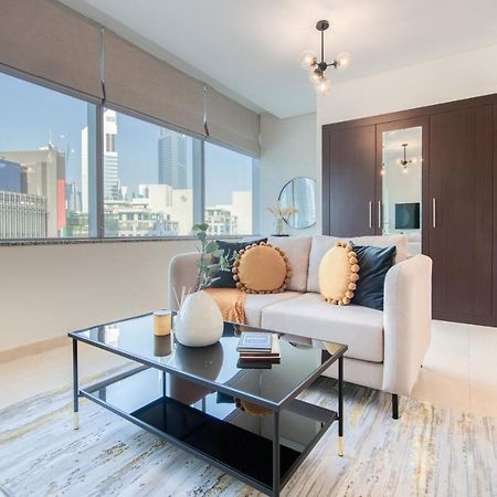 Unbeatable Rate Stylish 1Br With Balcony Near Metro By Deluxe Holiday Homes Dubái Exterior foto