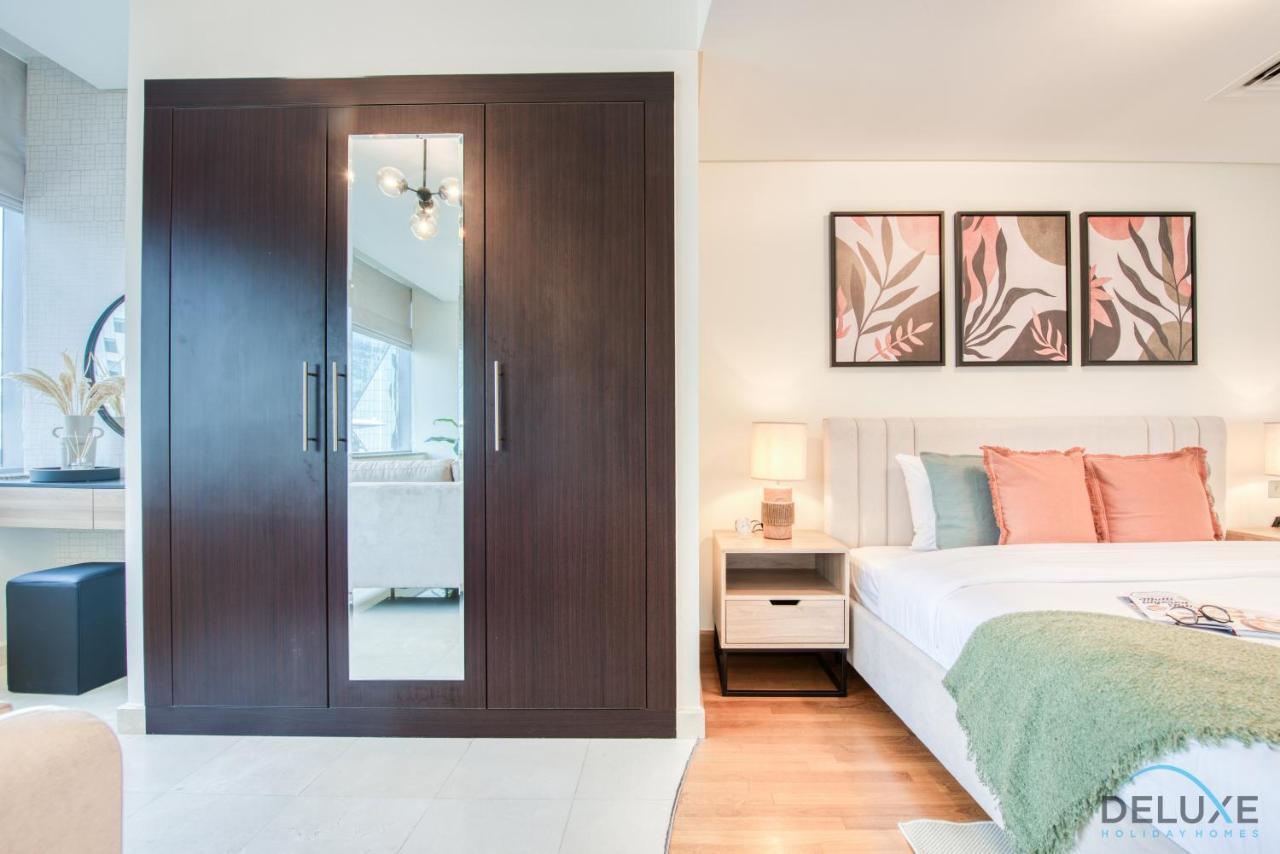 Unbeatable Rate Stylish 1Br With Balcony Near Metro By Deluxe Holiday Homes Dubái Exterior foto