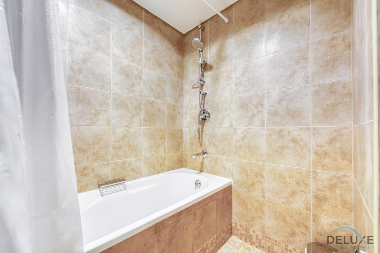Unbeatable Rate Stylish 1Br With Balcony Near Metro By Deluxe Holiday Homes Dubái Exterior foto