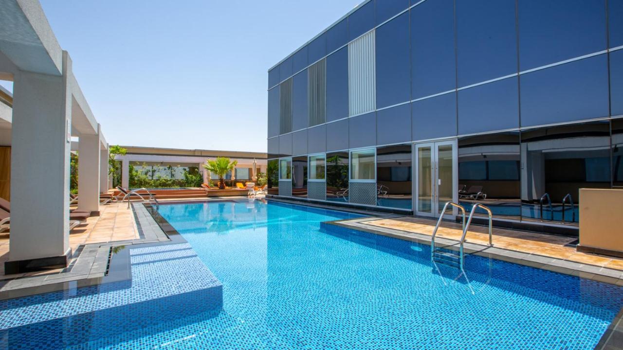 Unbeatable Rate Stylish 1Br With Balcony Near Metro By Deluxe Holiday Homes Dubái Exterior foto