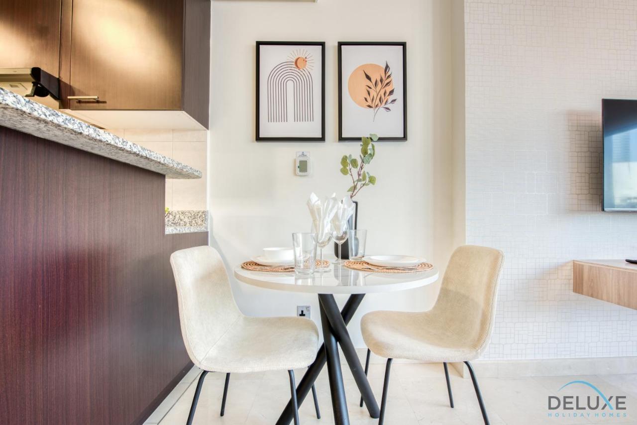 Unbeatable Rate Stylish 1Br With Balcony Near Metro By Deluxe Holiday Homes Dubái Exterior foto