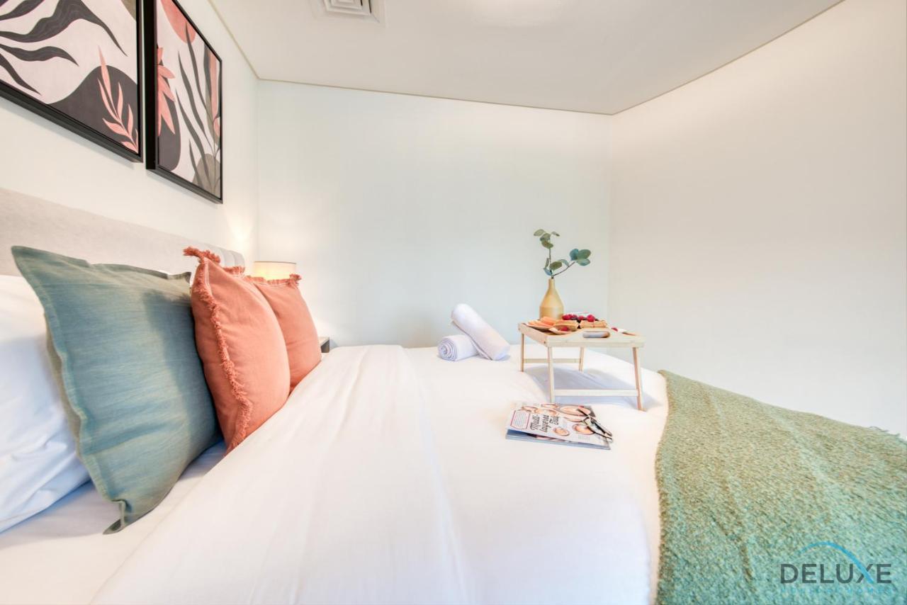Unbeatable Rate Stylish 1Br With Balcony Near Metro By Deluxe Holiday Homes Dubái Exterior foto